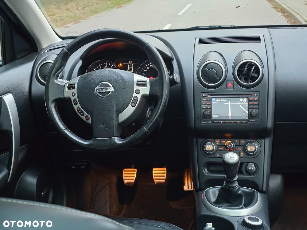 Nissan Qashqai 2.0 4x4 Tekna - 26