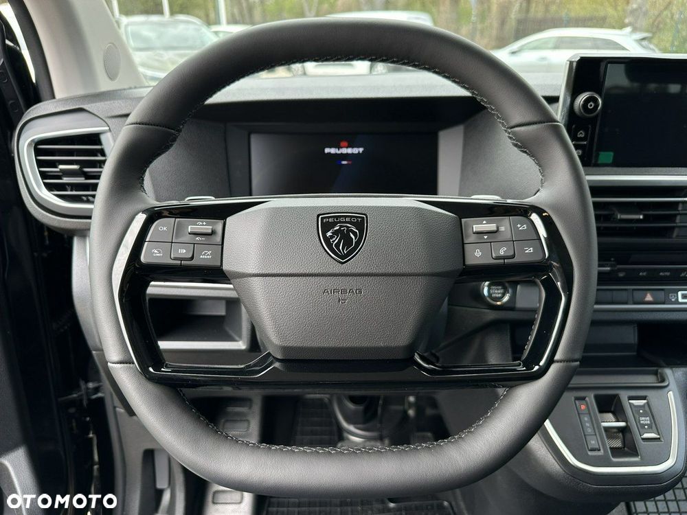 Peugeot Traveller - 25