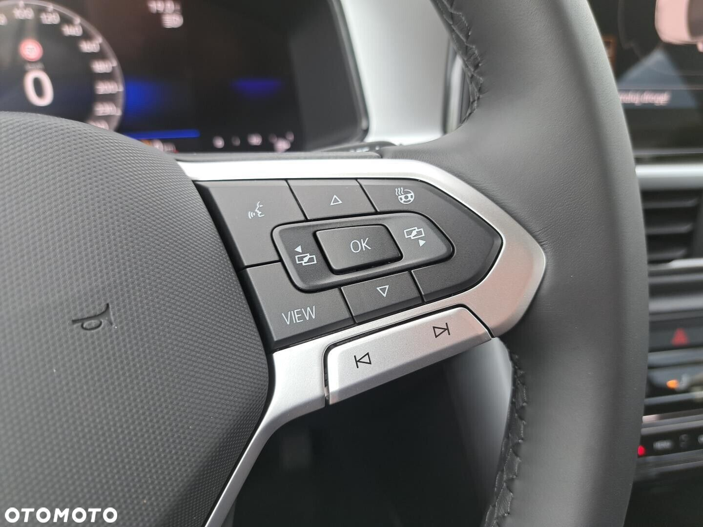 Volkswagen T-Roc - 35