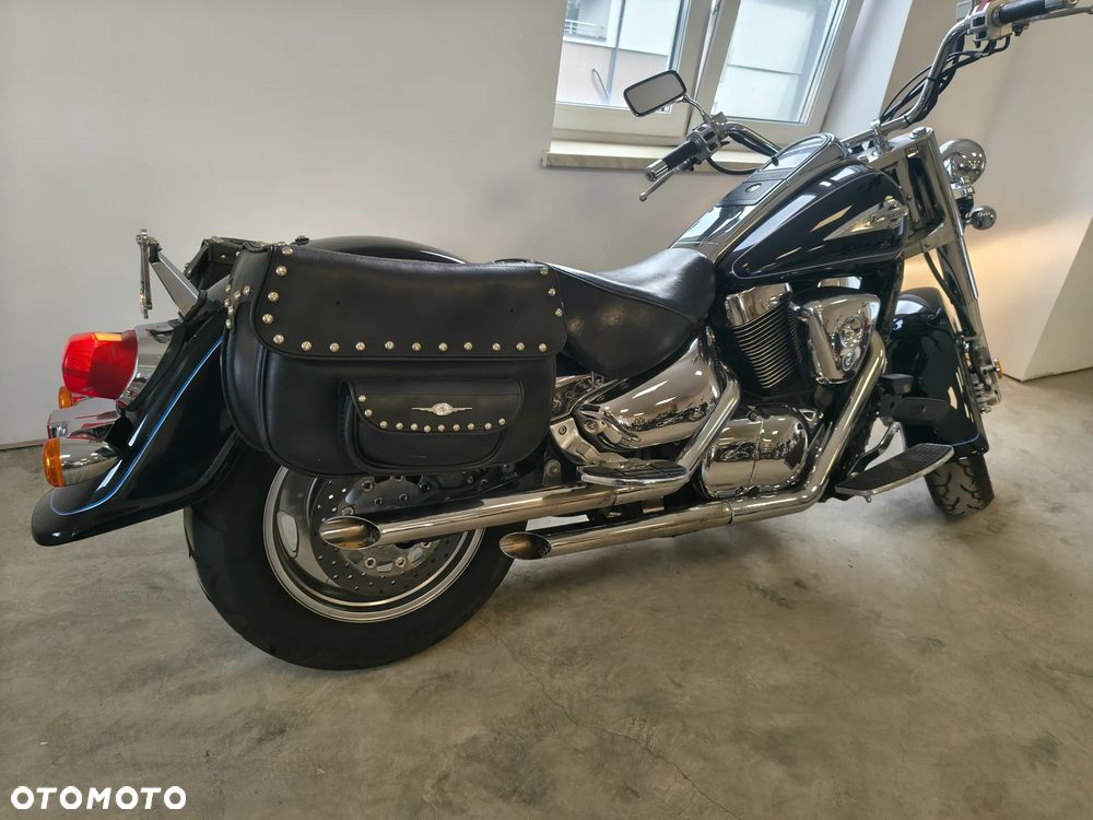 Suzuki Intruder - 10