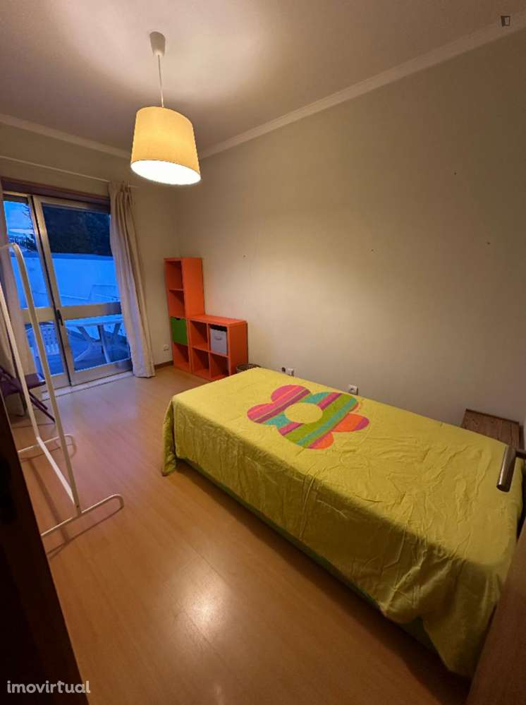 Quarto - localizado em Ramalde Porto - Grande imagem: 4/12