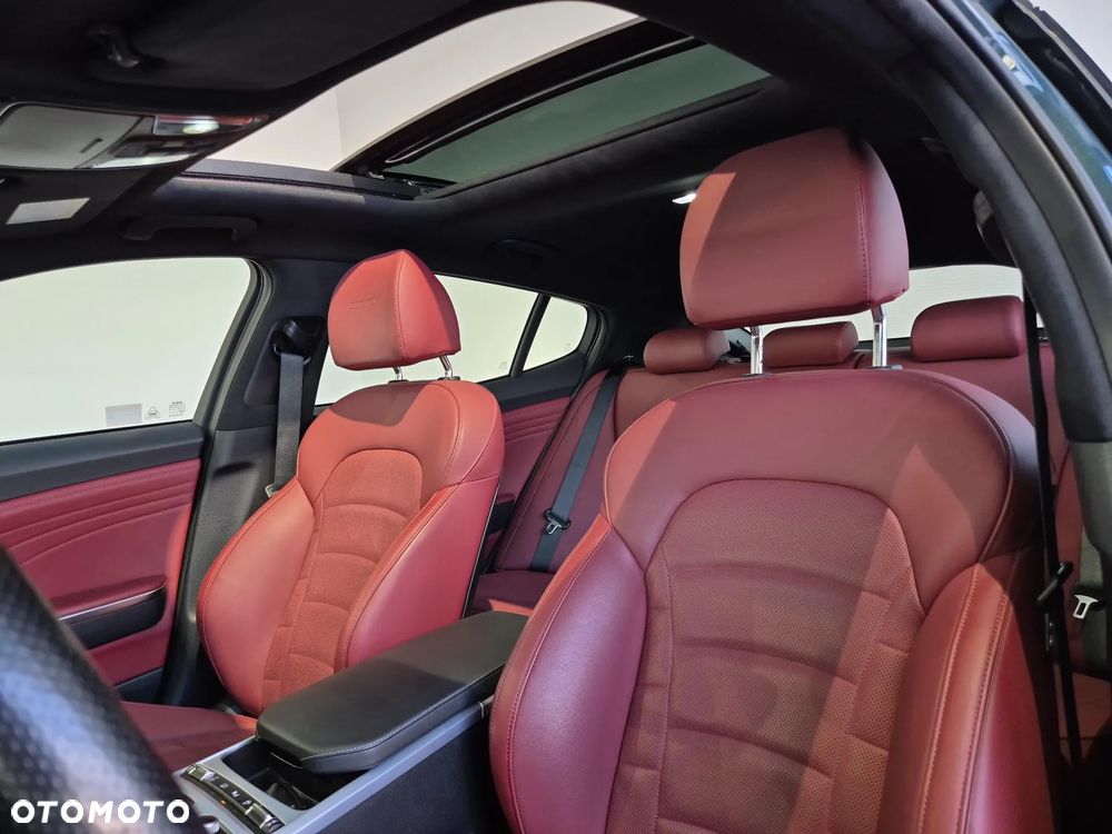 Kia Stinger 3.3 T-GDI V6 GT AWD - 11