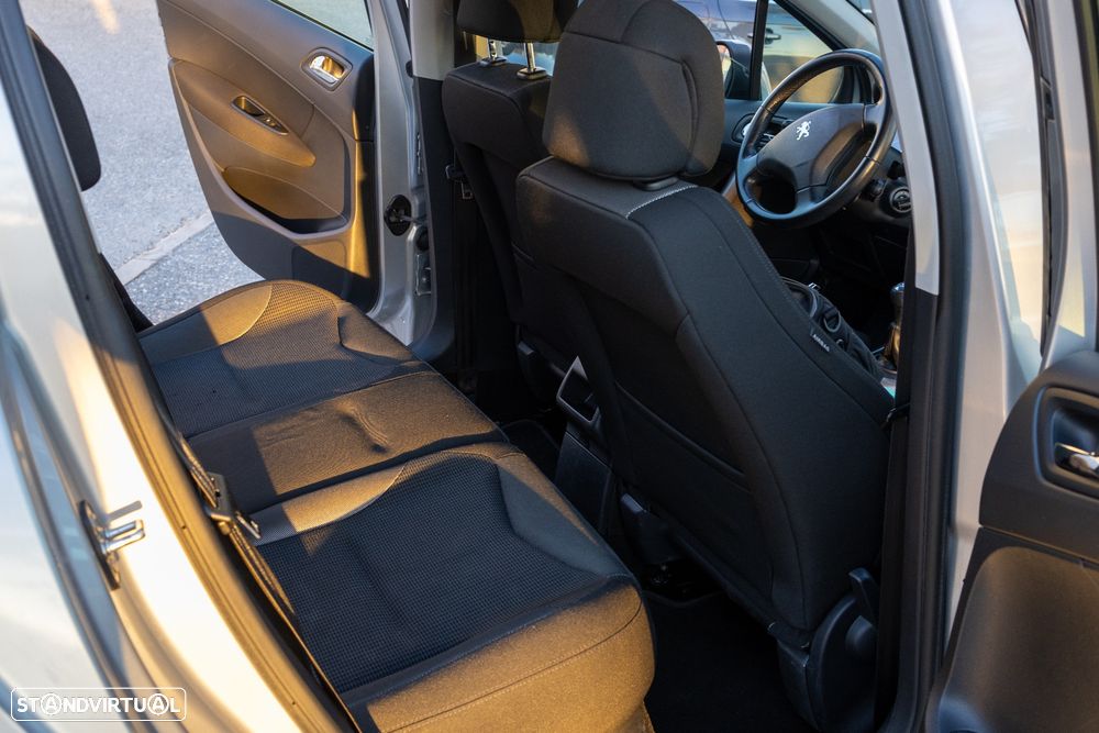 Peugeot 308 - 8