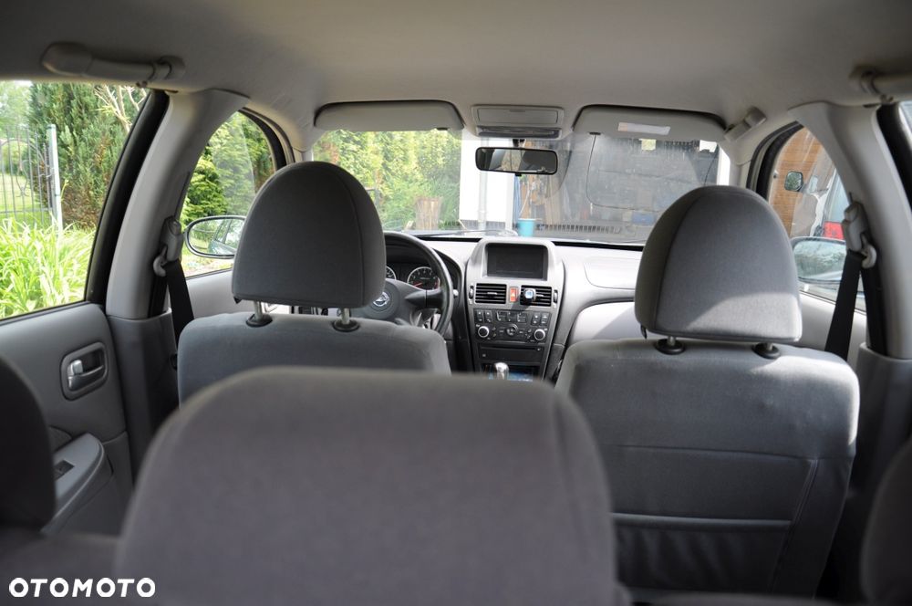 Nissan Almera 1.5 Visia + - 23