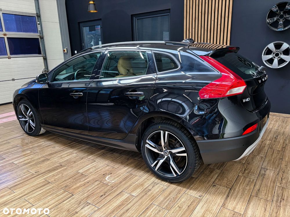 Volvo V40 Cross Country D2 Momentum - 11