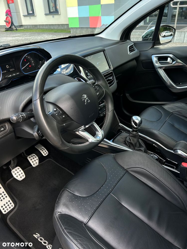 Peugeot 2008 1.6 e-HDi Allure S&S - 15
