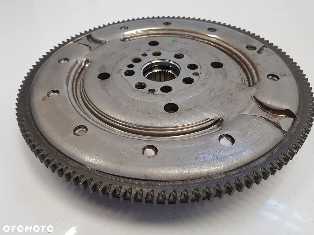 Koło zamachowe dwumasowe BMW 3.0i B58B30C G20 G30 G21 G11 G01 X3 G02 X4 G05 X5 G06 X6 G07 X7 - 4