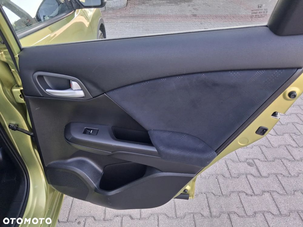 Honda Civic 1.4 i-VTEC Comfort - 32