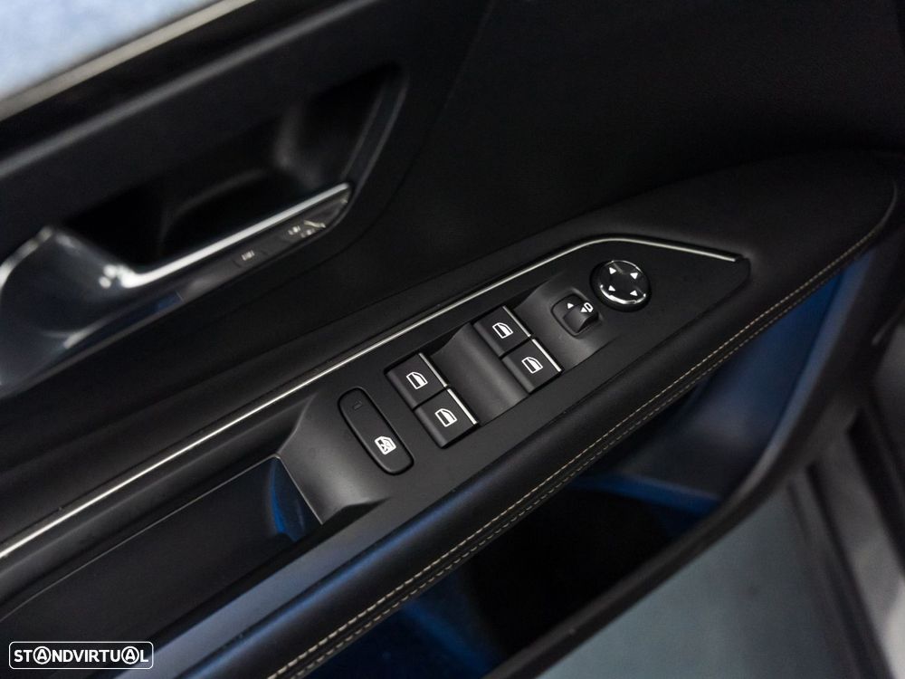 Peugeot 3008 1.5 BlueHDi GT EAT8 - 17