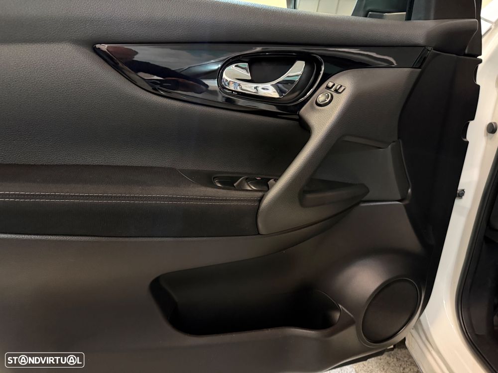 Nissan Qashqai 1.5 dCi N-Connecta 18 RS - 11