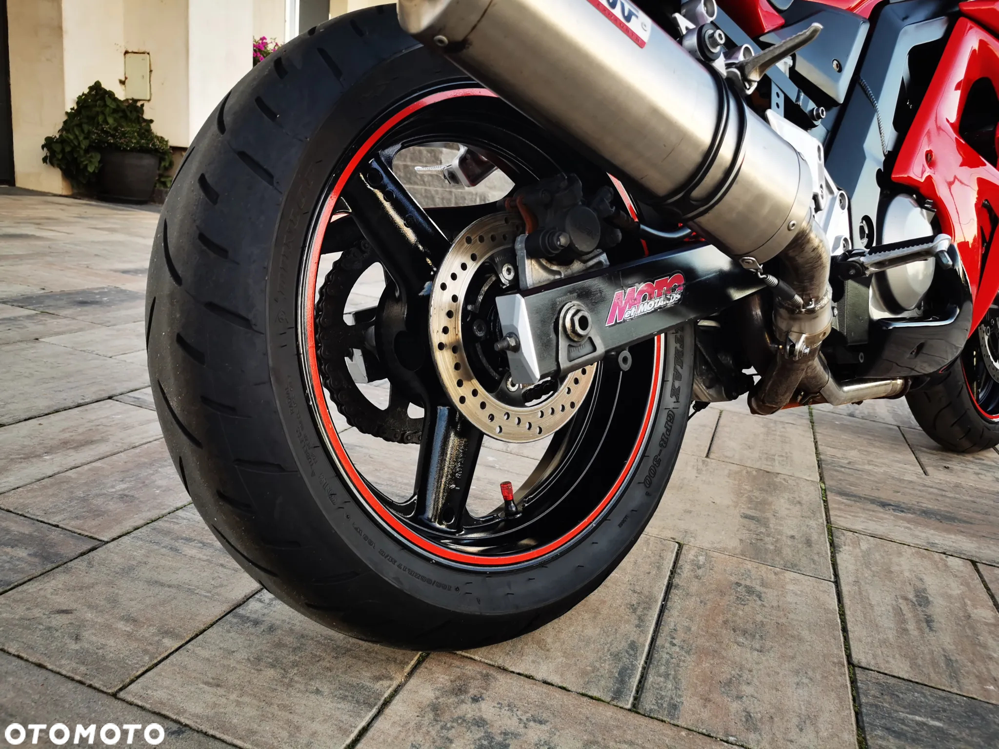 Suzuki SV - 16