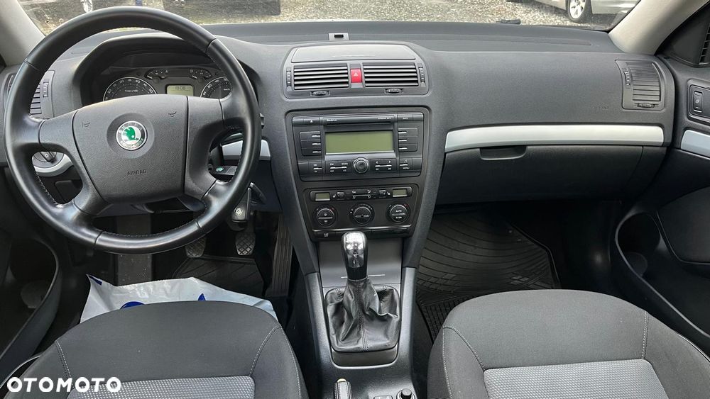 Skoda Octavia 1.6 Combi Ambiente - 40