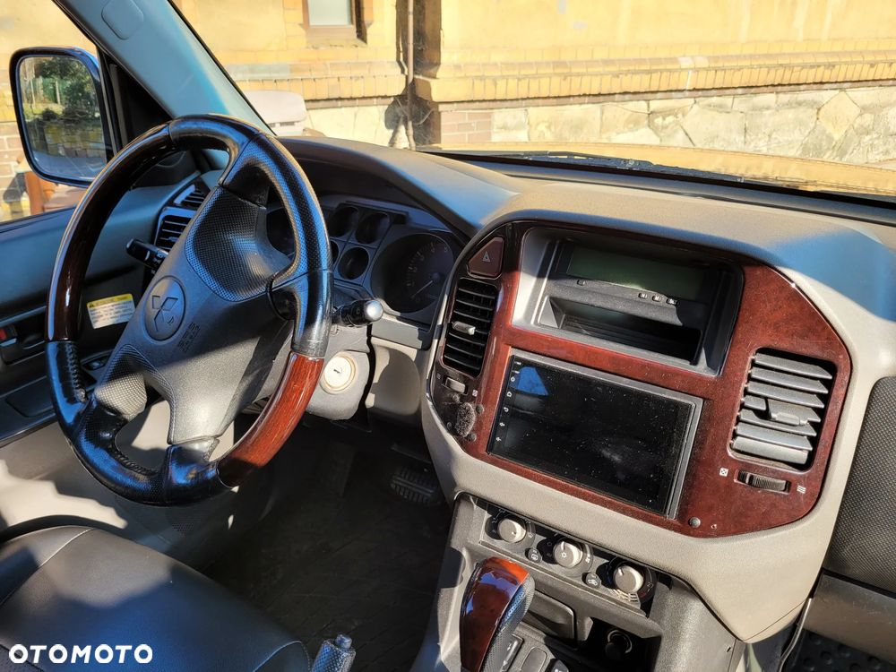 Mitsubishi Pajero 3.2 DI-D Automatik Instyle - 11