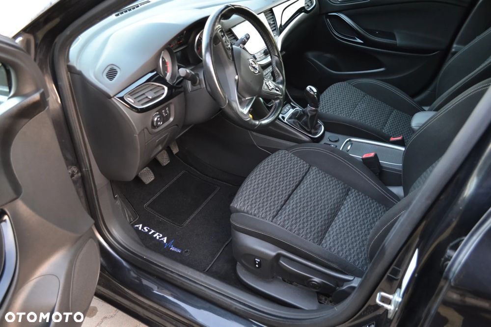 Opel Astra 1.4 Turbo Innovation - 19