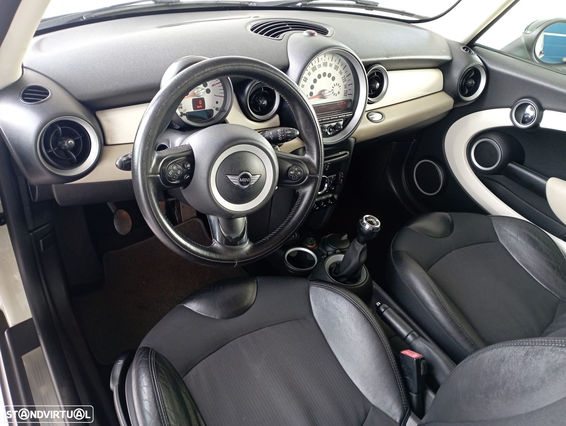 MINI 3 Portas Cooper D - 8