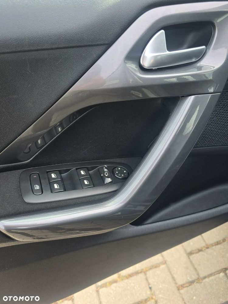 Peugeot 2008 - 13