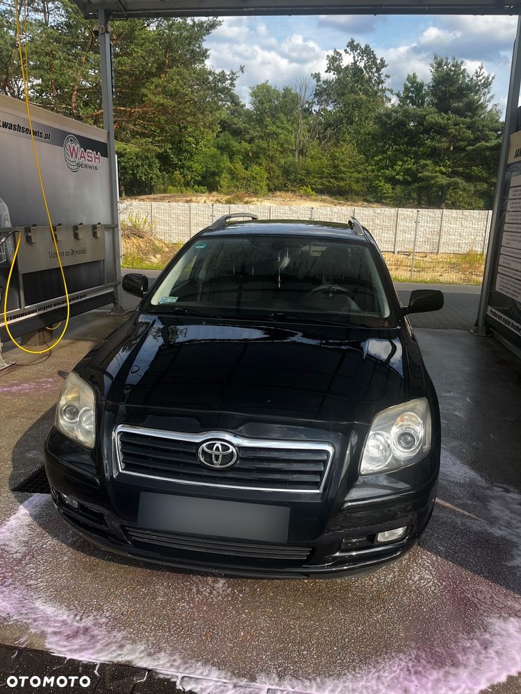 Toyota Avensis 1.8 VVT-i Sol - 1