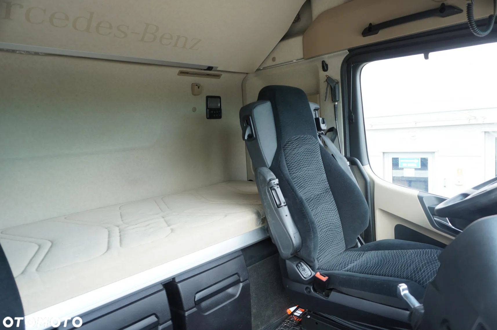 Mercedes-Benz Actros 1845 4×2 E6 / NOWA LAWETA 8,3 m / Kab. sypialna - 29