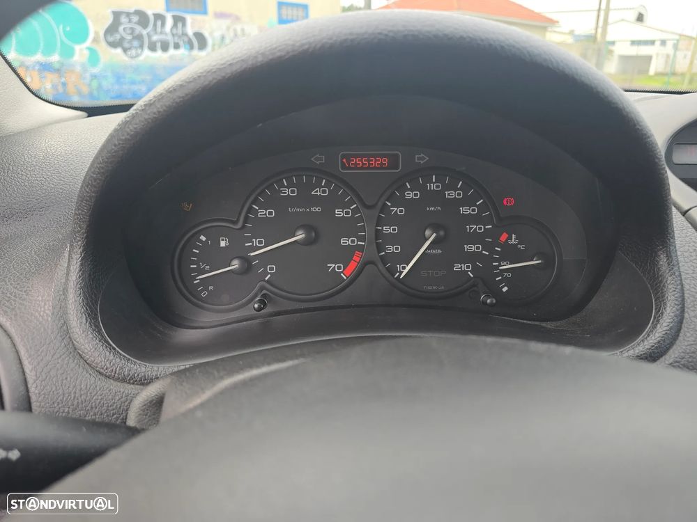 Peugeot 206 1.1 Color Line - 1