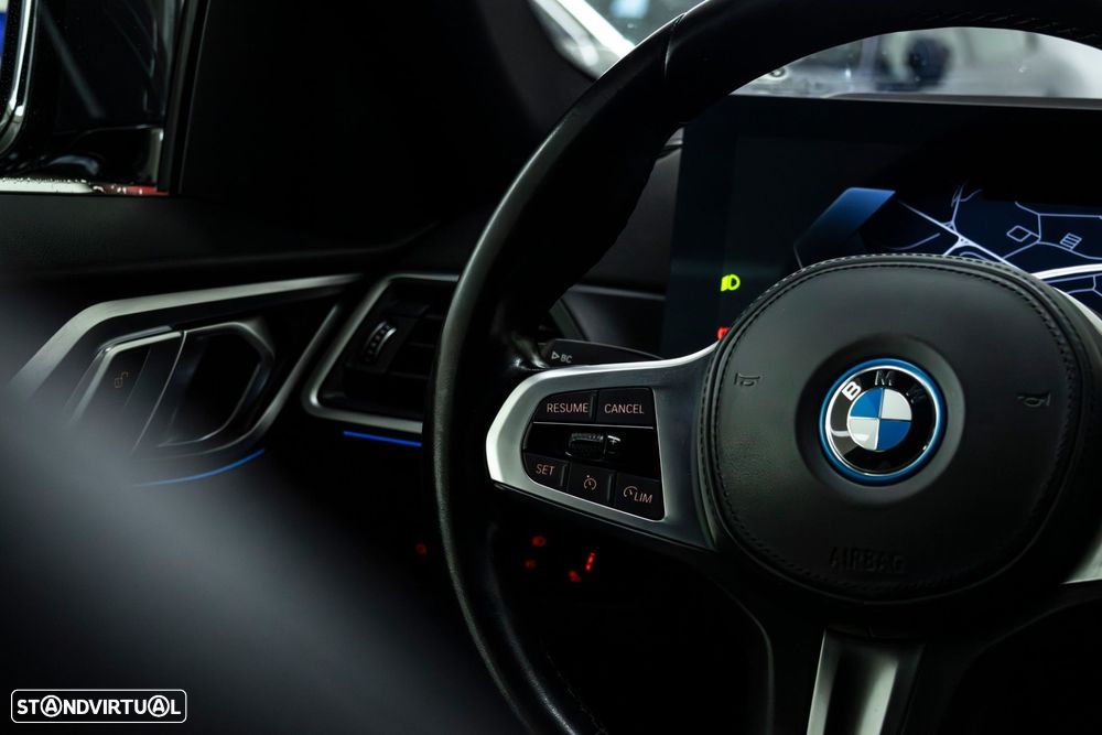BMW i4 eDrive40 Desportiva M - 17