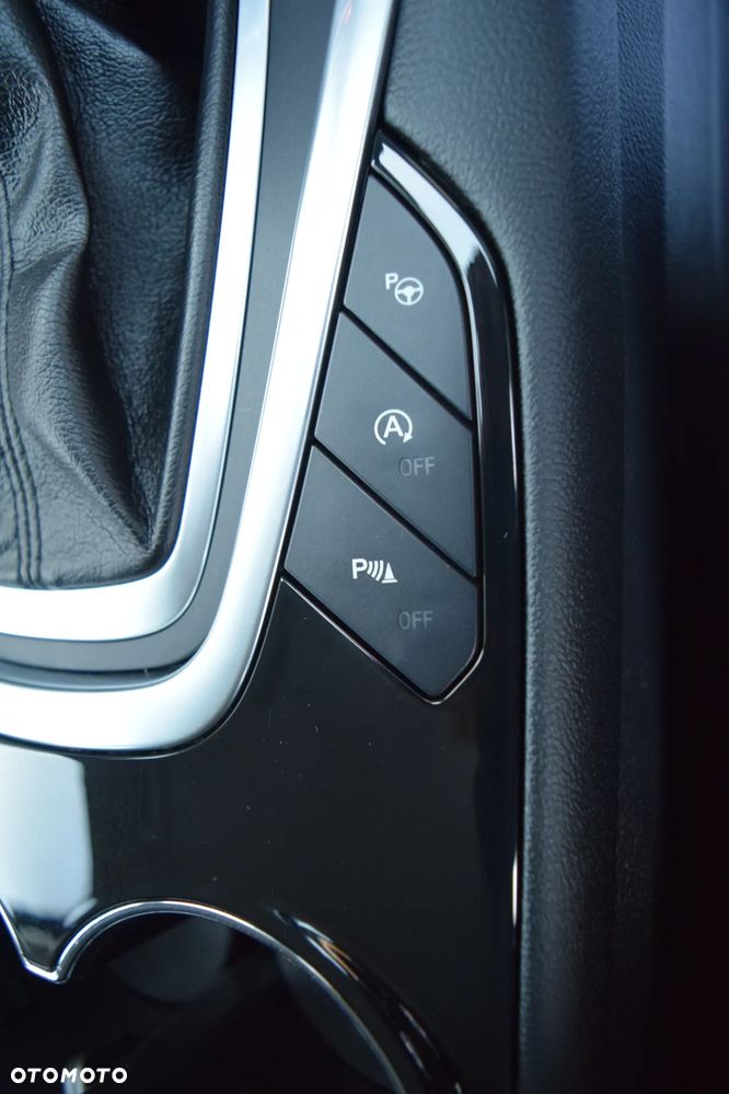 Ford S-Max 2.0 TDCi Titanium PowerShift - 36