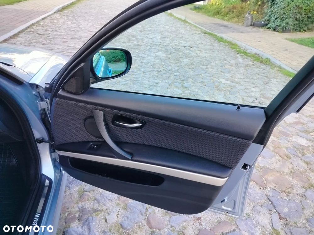BMW Seria 3 320i Edition Lifestyle - 28