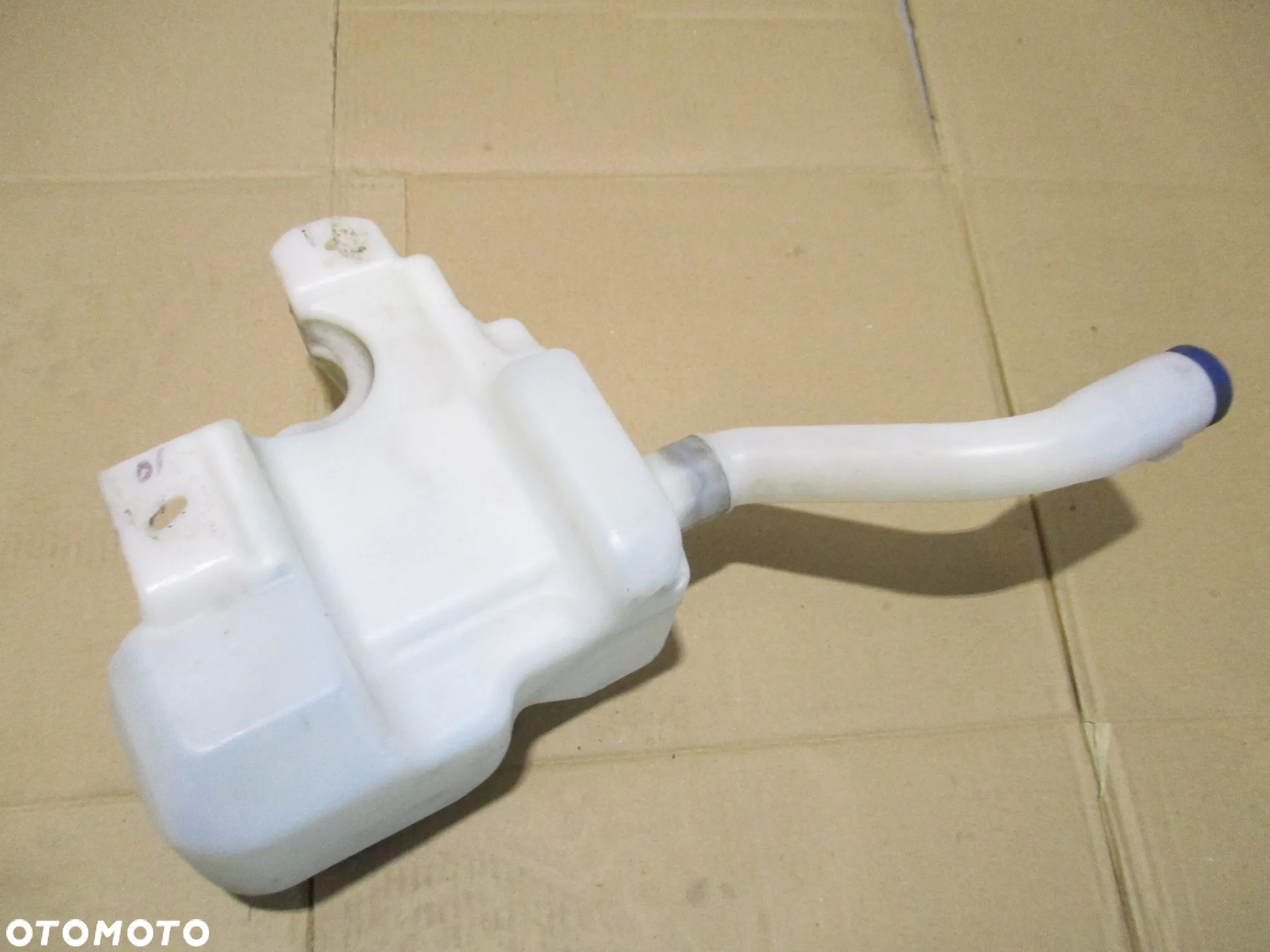 FIAT 500L ZBIORNIK SPRYSKIWACZY - 2