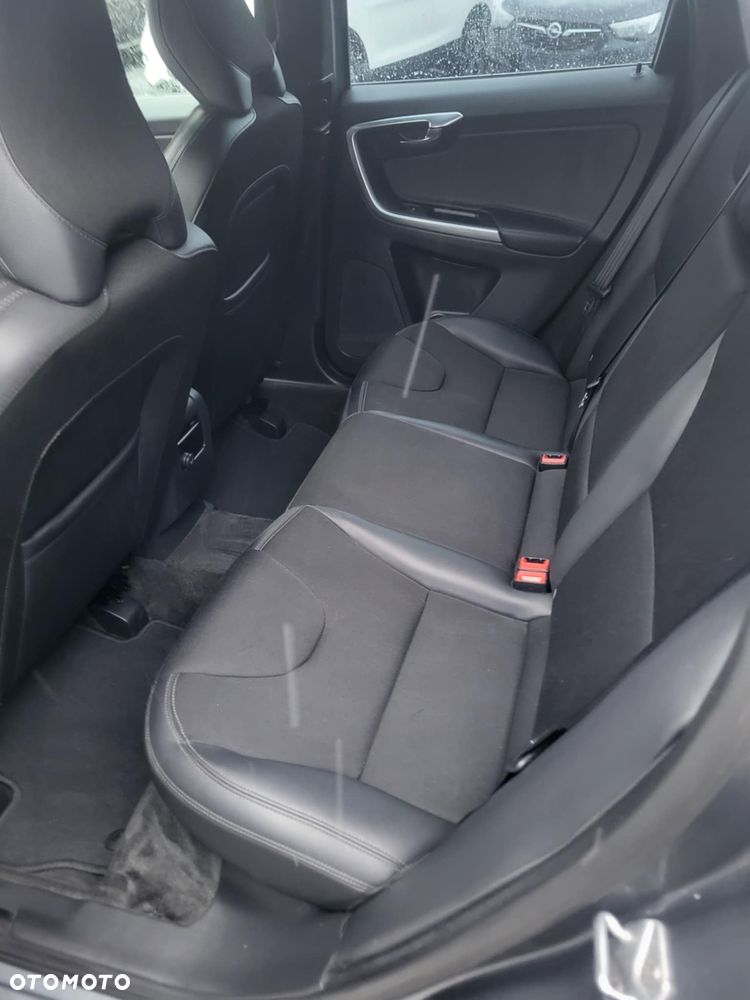 Volvo XC 60 D4 Geartronic Momentum - 11