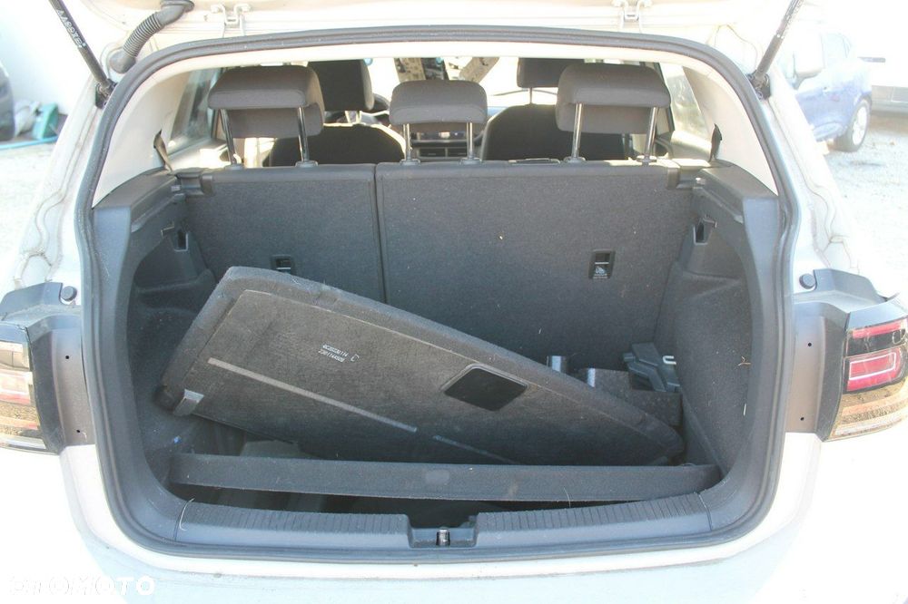 Volkswagen T-Cross - 12