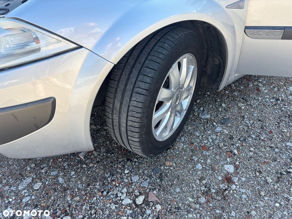 Renault Megane 2.0 dCi Expression - 9