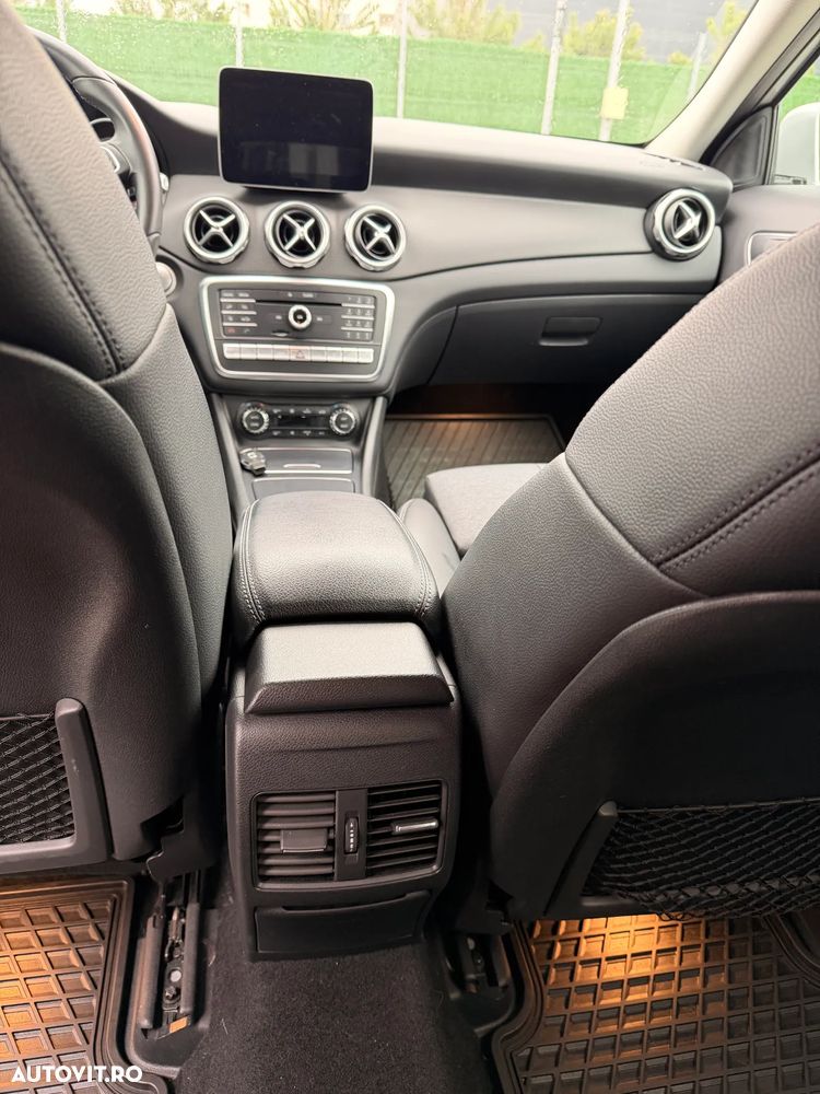 Mercedes-Benz GLA 220 4MATIC - 16