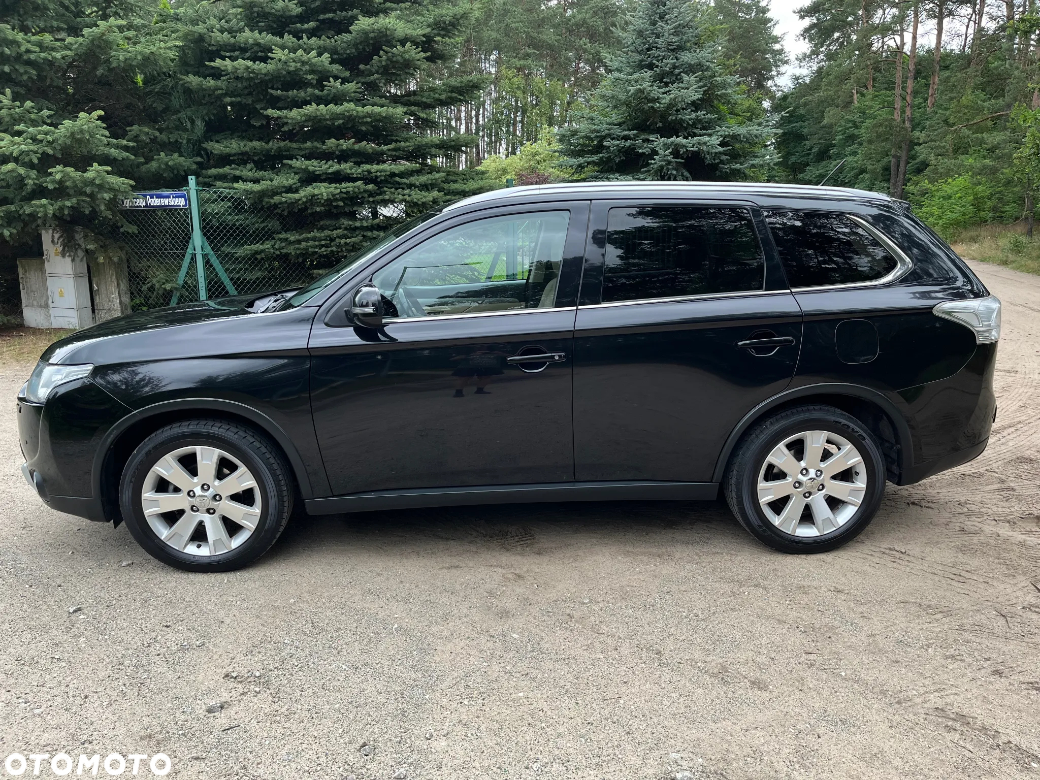 Mitsubishi Outlander - 4