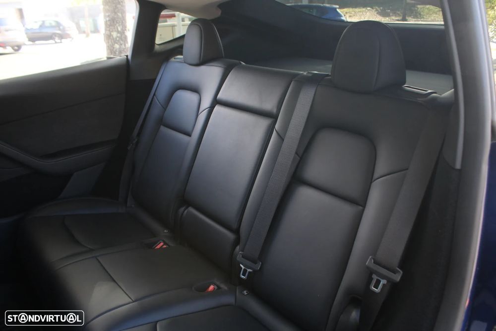 Tesla Model Y Performance Dual Motor AWD - 35