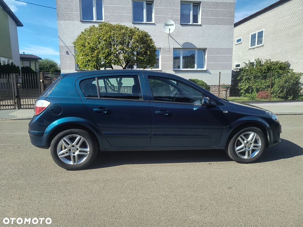 Opel Astra 1.6 Easytronic Cosmo - 3