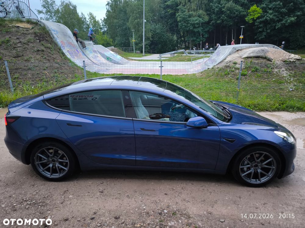 Tesla Model 3 - 8