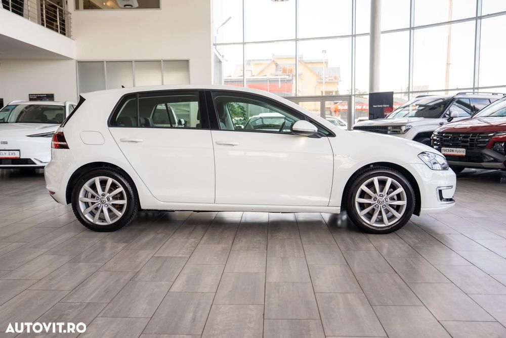 Volkswagen Golf - 8