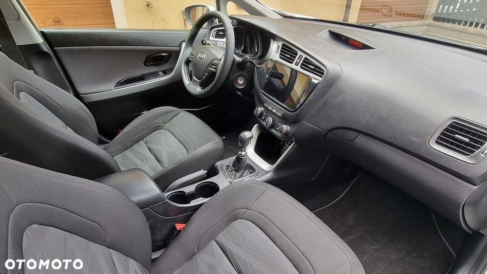 Kia Ceed - 12