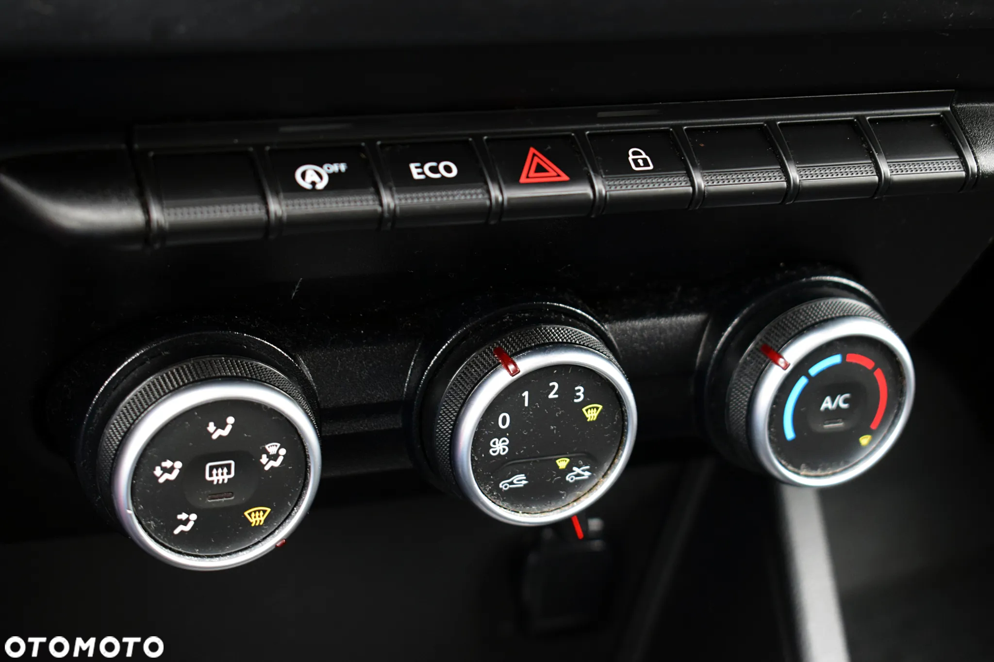 Dacia Duster 1.6 SCe Ambiance S&S - 13