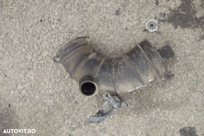 Furtun filtru aer Toyota Rav4 2.0 benzina 2002-2006 dezmembrez rav4 - 1