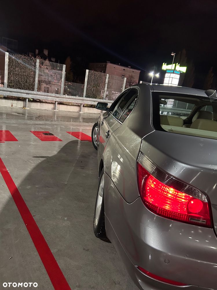 BMW Seria 5 525i - 6