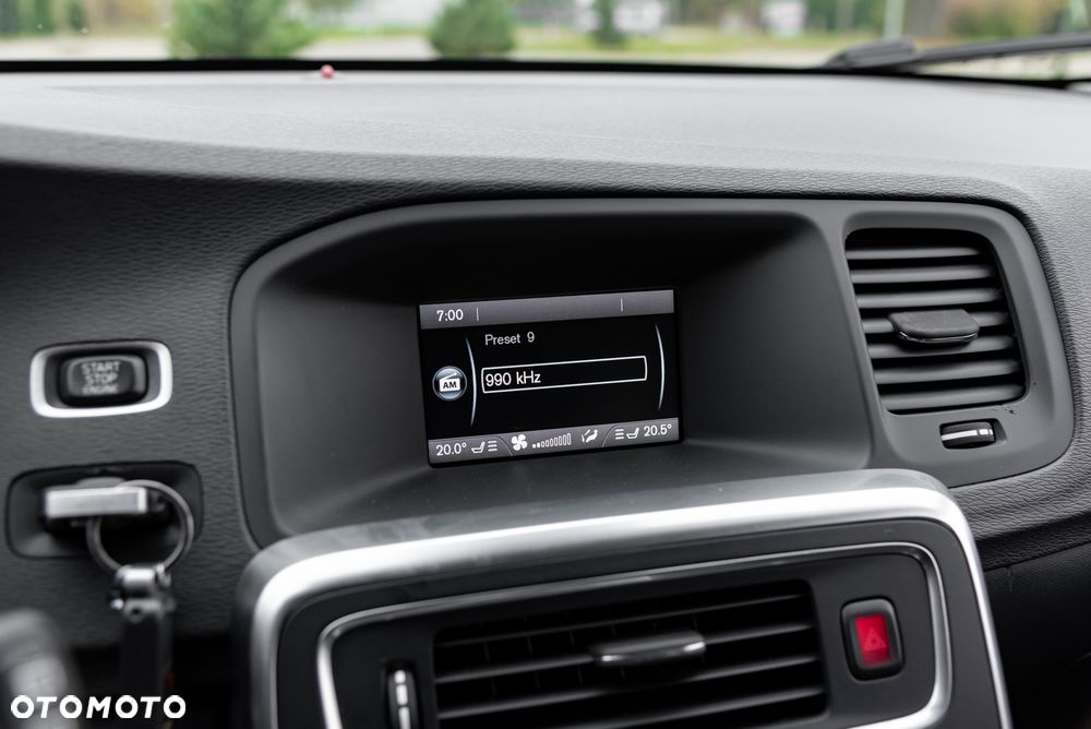 Volvo V60 T5 R-Design - 29