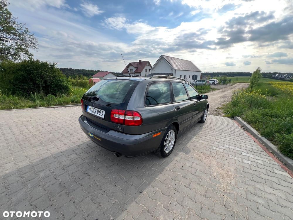 Volvo V40 - 24
