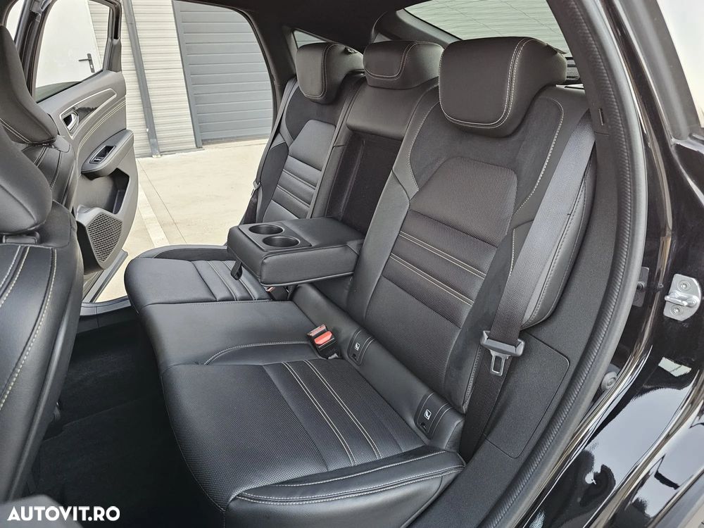 Renault Arkana E-TECH Hybrid RS Line - 17