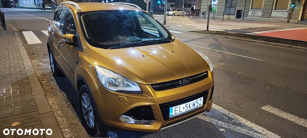 Ford Kuga 1.5 EcoBoost 2x4 Titanium - 3
