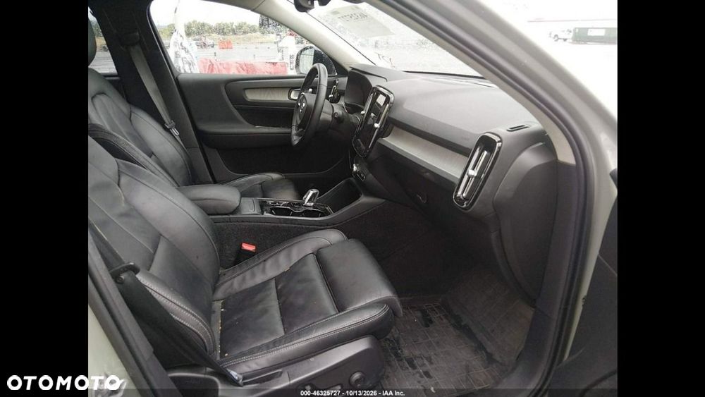 Volvo XC 40 B5 AWD Ultimate Dark - 9