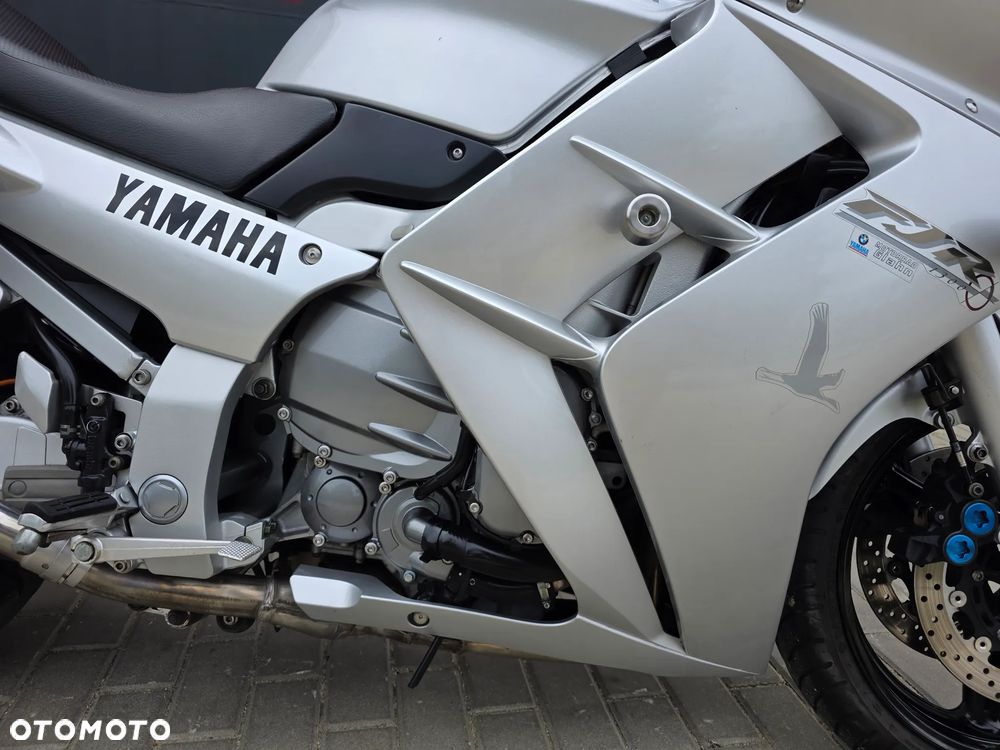 Yamaha FJR - 24