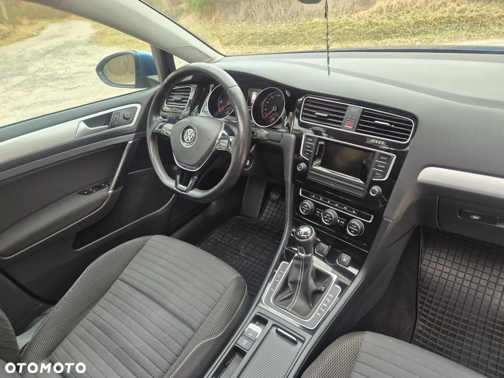 Volkswagen Golf - 27