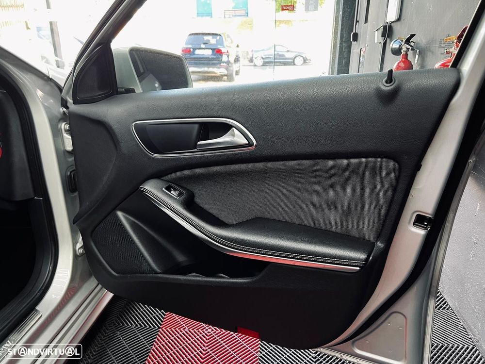 Mercedes-Benz A 180 d Urban - 36