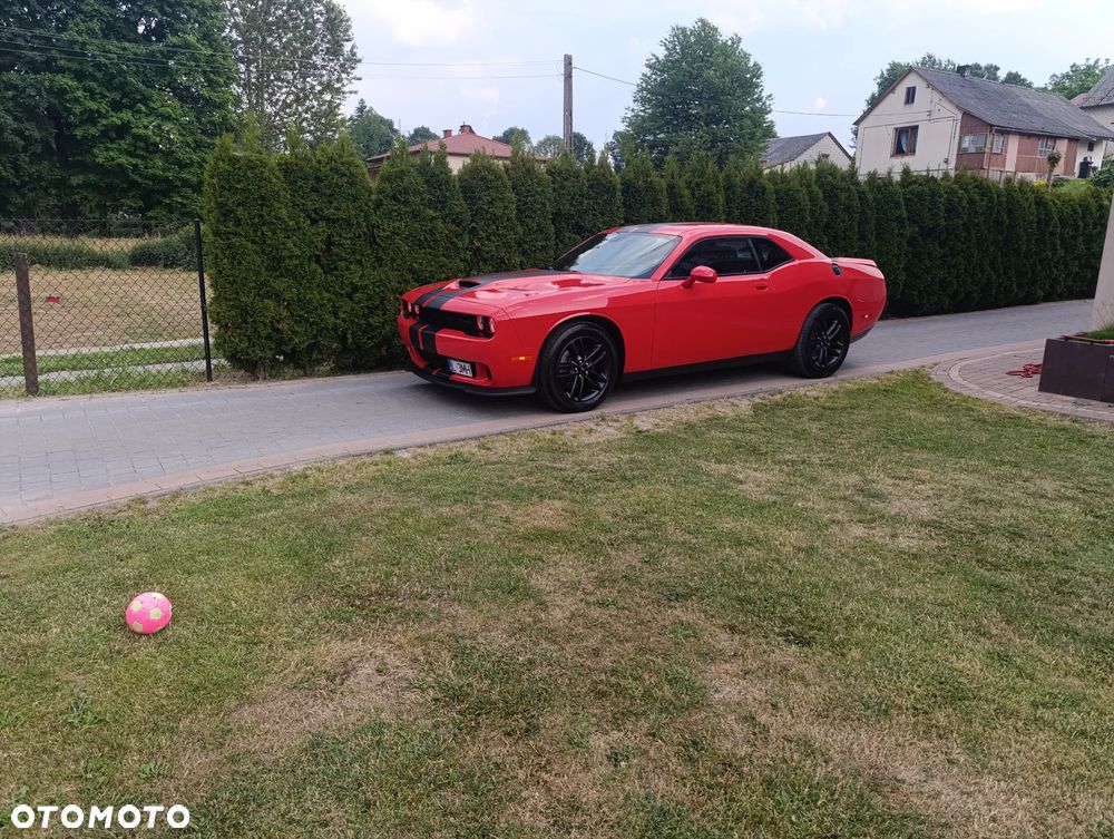 Dodge Challenger - 11
