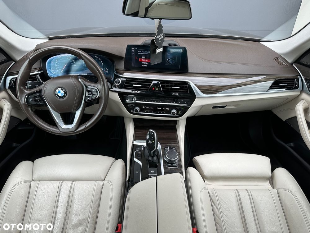 BMW Seria 5 520d Luxury Line - 28